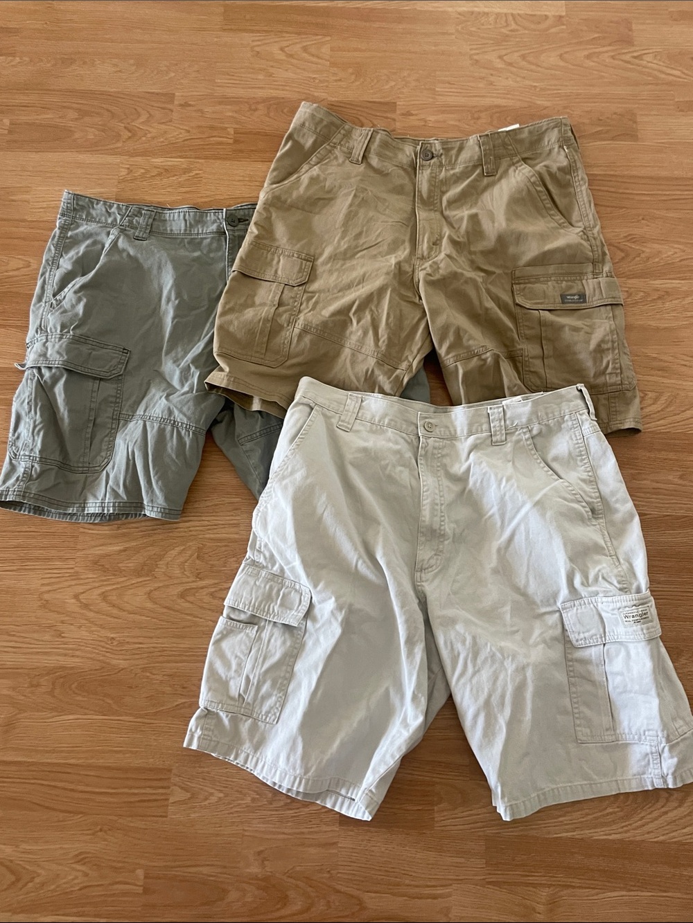 Lot of wrangler cargo men’s shorts 38